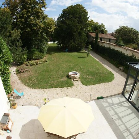 H De Surgeres Bed and Breakfast Buitenkant foto