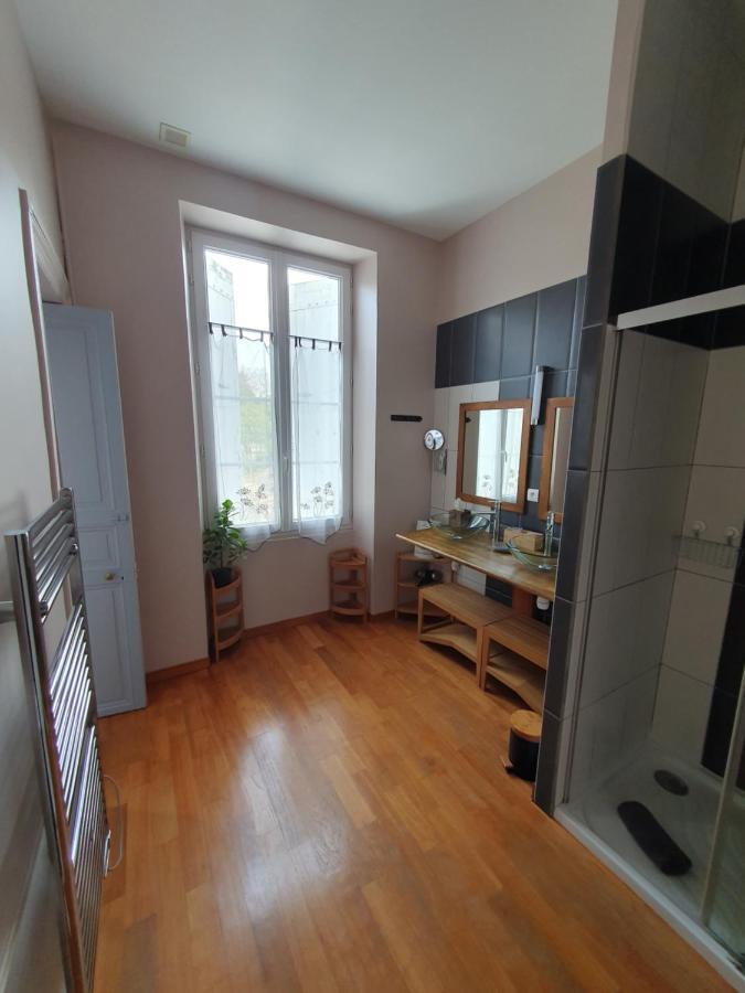 H De Surgeres Bed and Breakfast Buitenkant foto