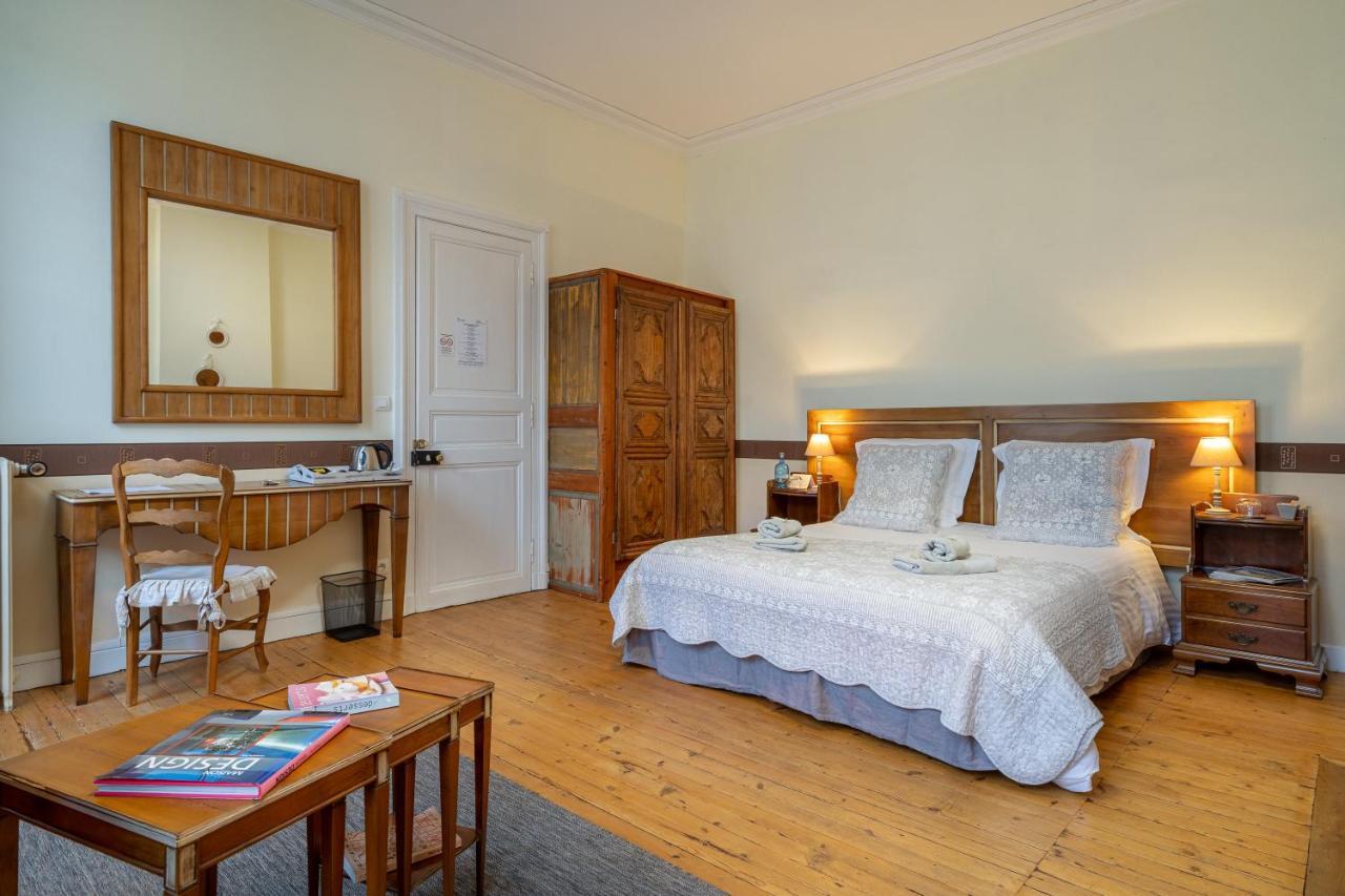 H De Surgeres Bed and Breakfast Buitenkant foto
