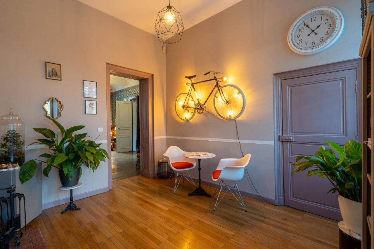 H De Surgeres Bed and Breakfast Buitenkant foto