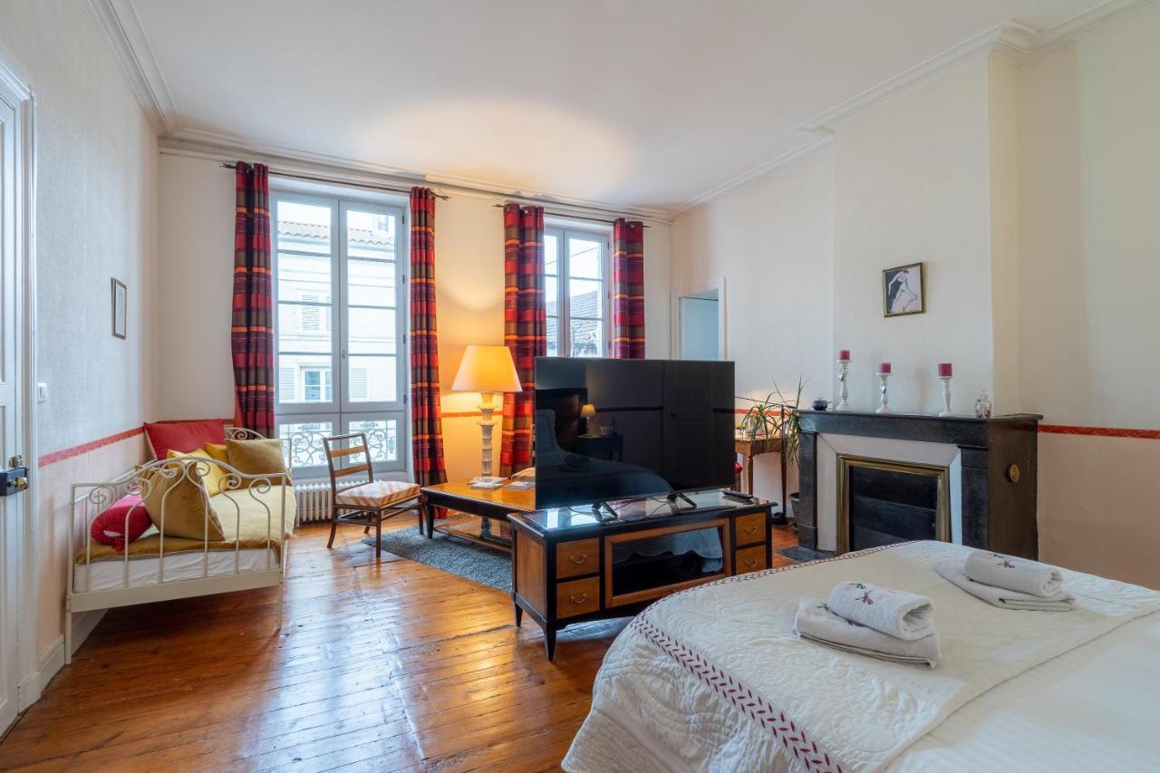 H De Surgeres Bed and Breakfast Buitenkant foto