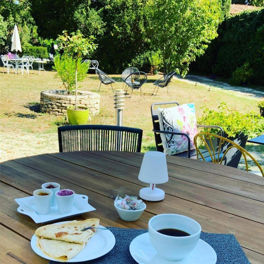 H De Surgeres Bed and Breakfast Buitenkant foto