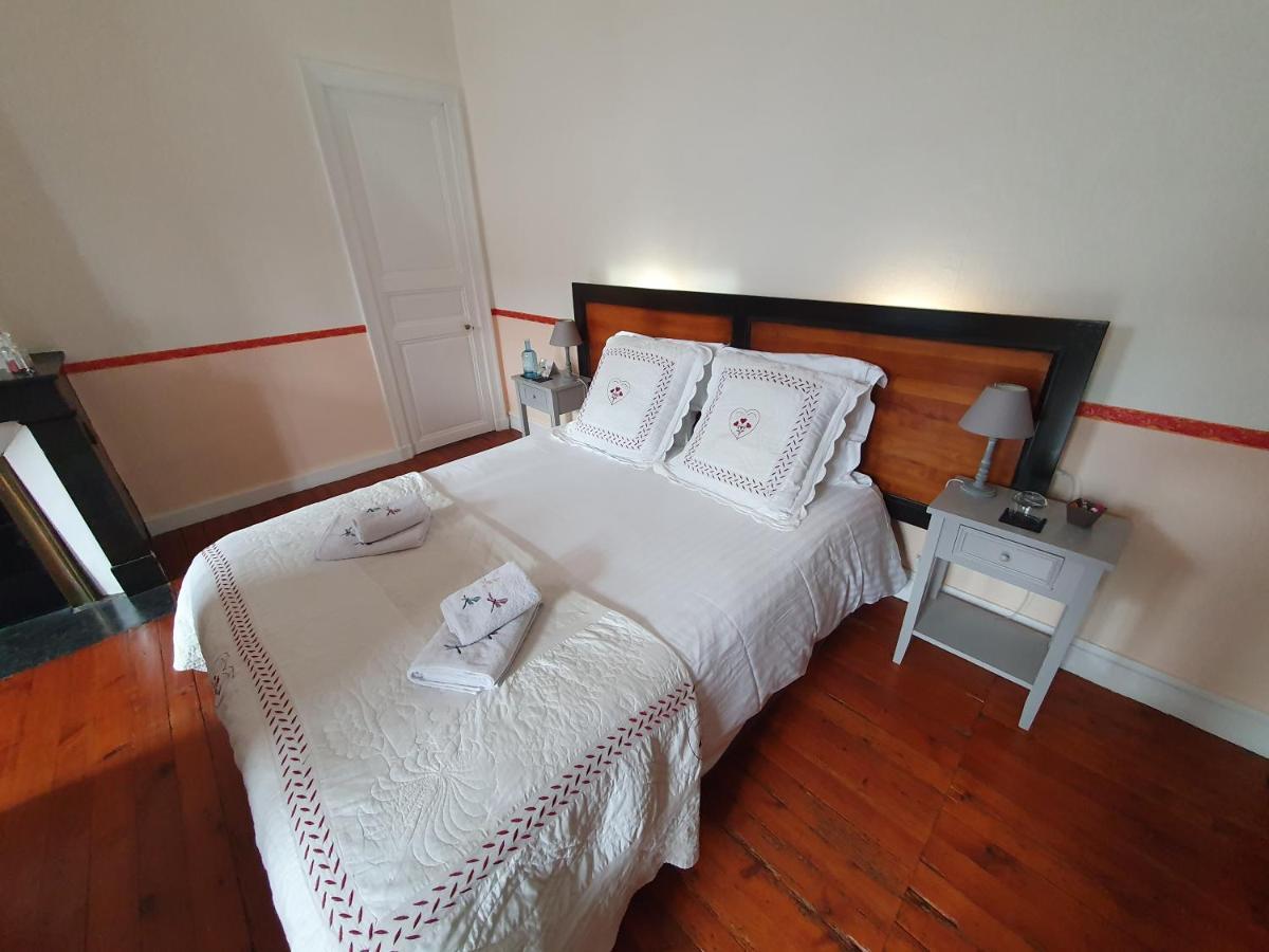 H De Surgeres Bed and Breakfast Buitenkant foto