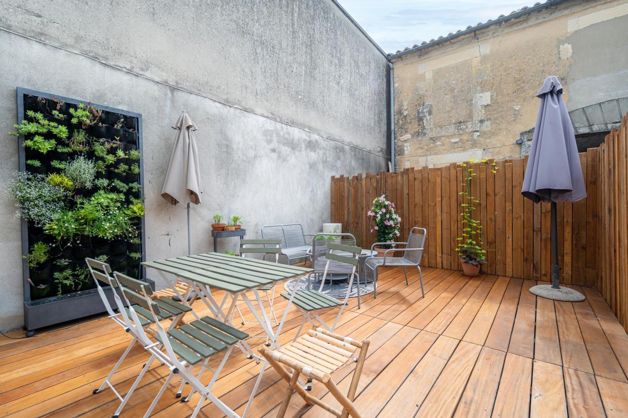 H De Surgeres Bed and Breakfast Buitenkant foto