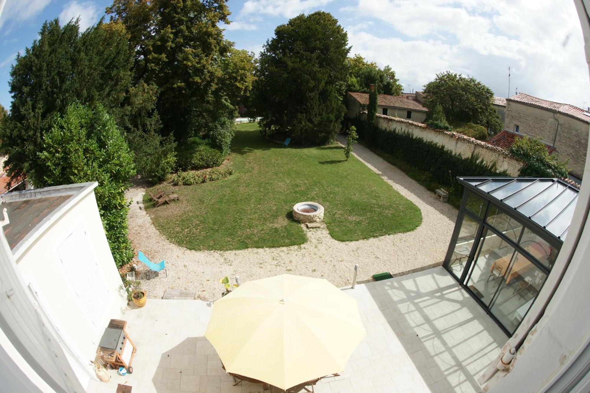 H De Surgeres Bed and Breakfast Buitenkant foto