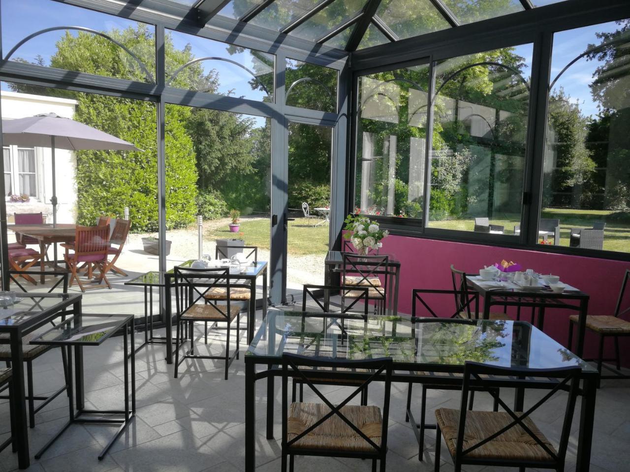 H De Surgeres Bed and Breakfast Buitenkant foto